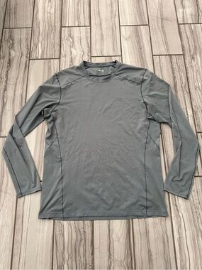 Arc’teryx long sleeve. GUC